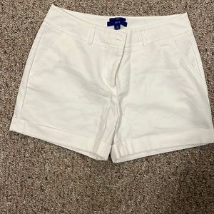 Apt 9 size 10 Torie shorts white